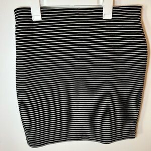 LOFT Stretchy Black & White Striped Mini Skirt | Size M